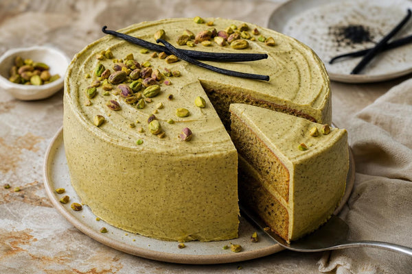 Pistachio vanilla layer cake